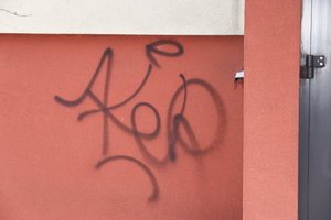 grafitii zdjecia klatki oraz sprayu